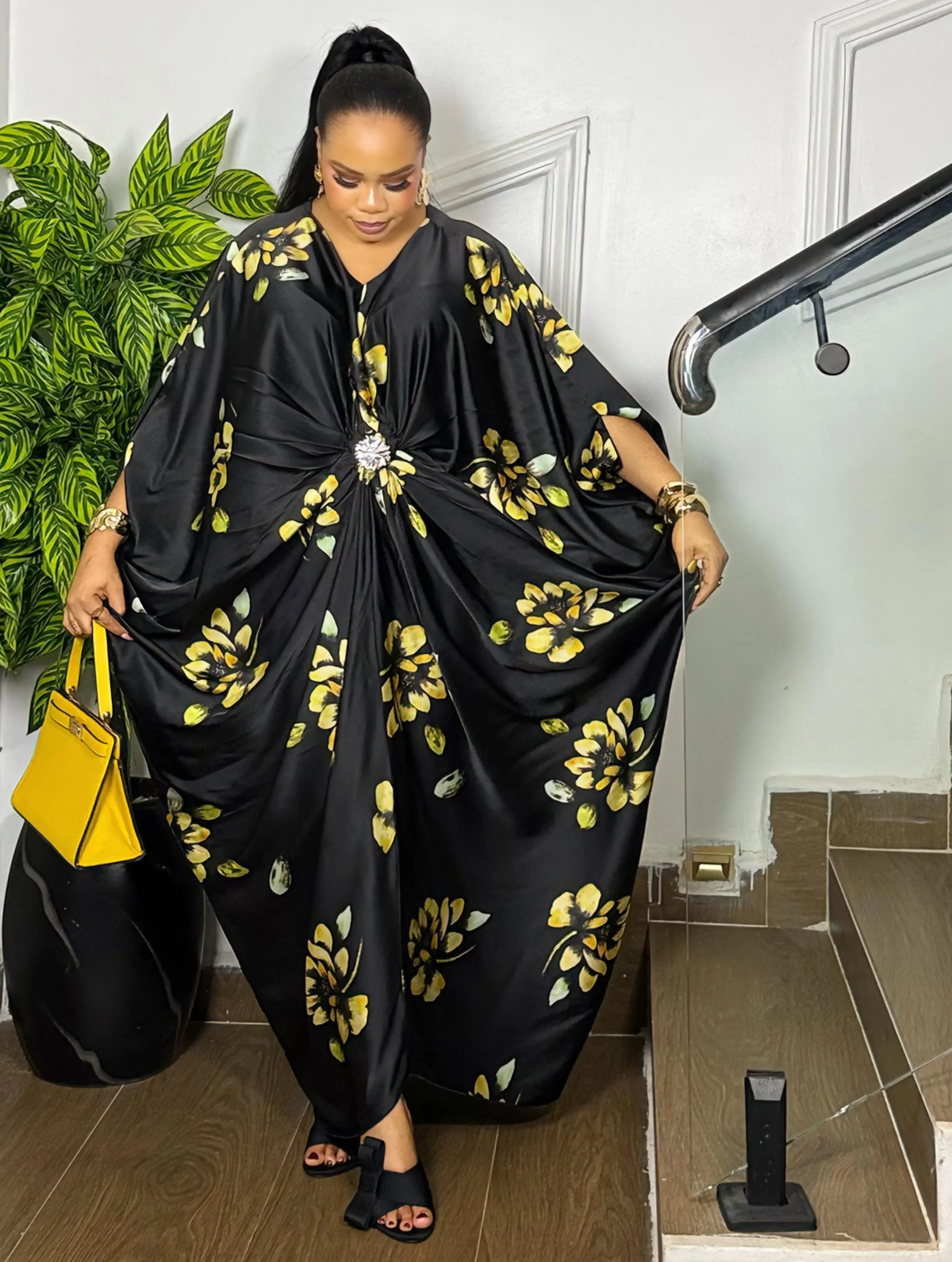 QUEEEN'S AURA KAFTAN