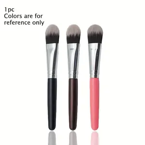 Classic lip-shaped foundation brush, suitable for liquid and cream-based foundation, can create a seamless makeup effect and has a buildable concealing effect.