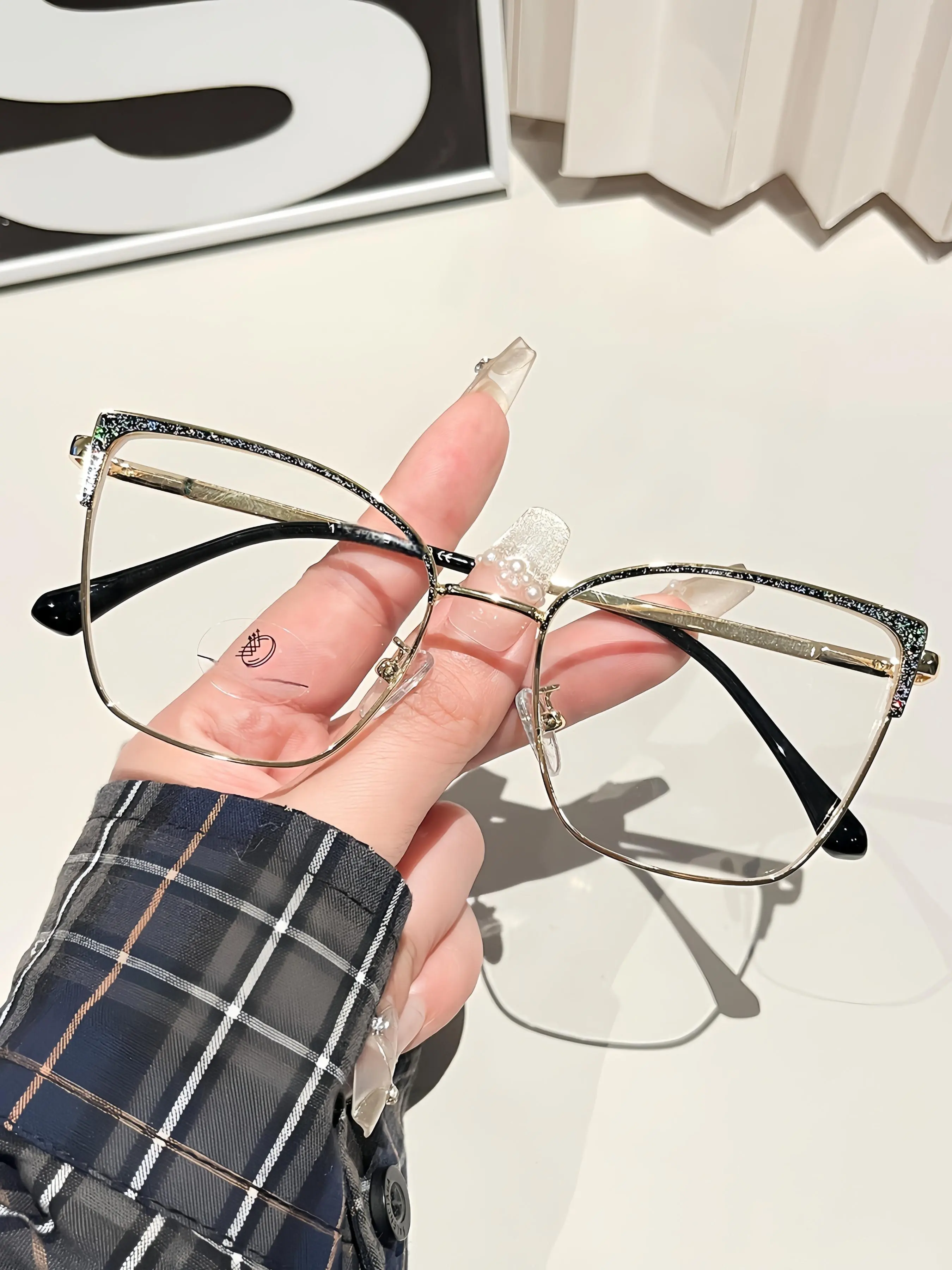 Fashion Eyeglasses for Women & Men, Fashion Eyeglasses for Work, Daily Clothing Decor, Perfect for Student Daily Use, Stylish Square Frames