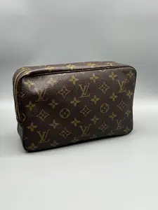 Pre-owned Louis Vuitton Coated Canvas Toiletry Bags Trousse 28 Monogram Canvas