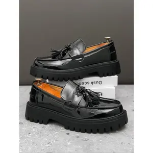 Men’s fashionable fringe-design loafers, casual comfortable PU leather boat shoes, versatile round-toe shoes for daily wear, suitable for boys.