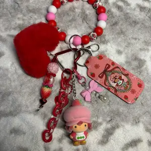 Cute Strawberry-Themed Junk Keychain, Novelty Accessory for Keys, Bags