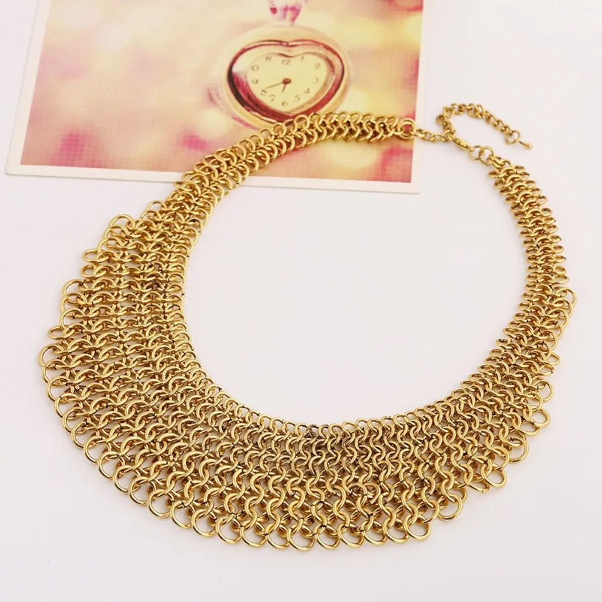Light Luxury Multi-Circle Interlocking Metal Necklace, Vintage Gold Wide-Strand Braided Necklace, Unique Geometric Circle Collarbone Necklace with Versatile Design