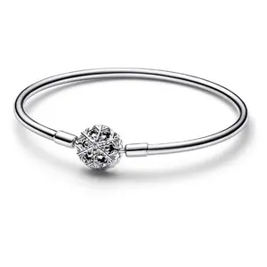 Pandora Moments Sparkling Snowflake Clasp Bangle 592286C01-17