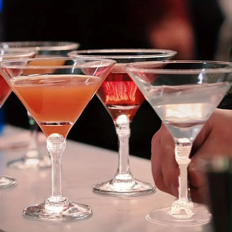Clear Martini Glass, 20pcs Disposable Martini Cup, Disposable Tableware, Party Cups, Durable Plastic Reusable High Foot Cup, Multifunctional Cocktail Glass for Wedding, Party, Home Use, Party Supplies, Plastic Martini Glasses Disposable