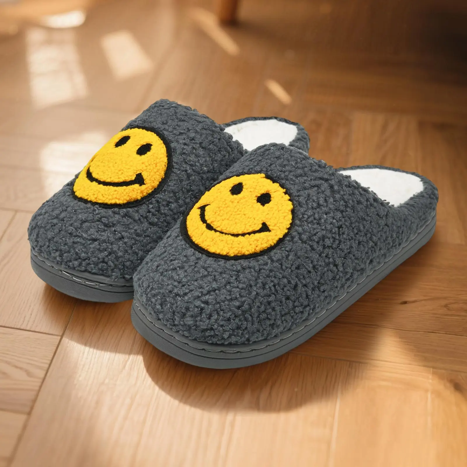 Lumubby Women's Retro Smile Face Fur Slides, Cozy Plush Cotton & Faux Fur with Non-Slip Sole for Indoor Outdoor Use, Fabric, Slip On, Faux Fur Slippers