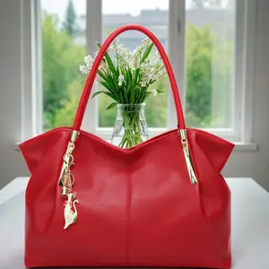 Minimalist Women's PU Tote Bag--Large Capacity Shoulder Bag with Metal Kitten Pendant, Stylish Crossbody Handbag