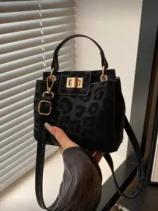 Stylish Lockable Handbag for Women, Ideal for Parties and Daily Use, Spacious for Coins and Phones, Elegant Design for Office and College, Fashion Crossbody Handbag