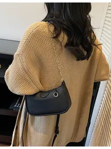 Trendy Small Crossbody Bag for Women, Stylish Minimalist Design, Versatile Everyday Accessory, Perfect for Casual, Flap Crossbody Purse