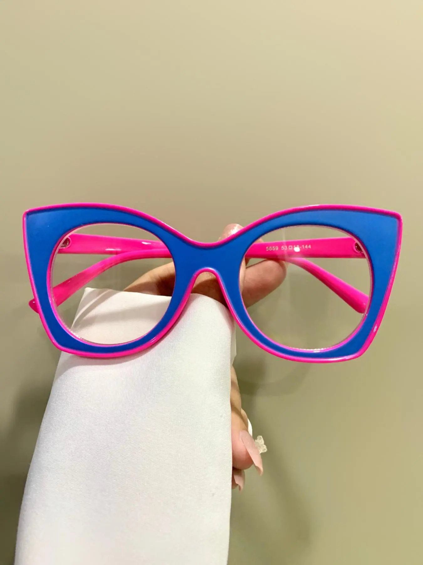 Cat Eye Frame Eyeglasses, Eyewear, Trendy Casual Eyeglasses for Women & Men, Fashionable Frames Glasses, Stylish Glasses, Fashion Eyeglasses for Work, Daily Clothing Decor, Perfect for Student Daily Use
