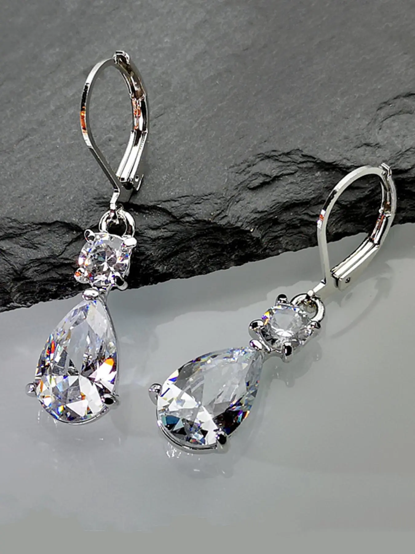 1 Pair Elegant Water Drop Shaped Dangle Earrings, Fashion Artificial Zircon Drop Earrings, Casual Jewelry for Women
