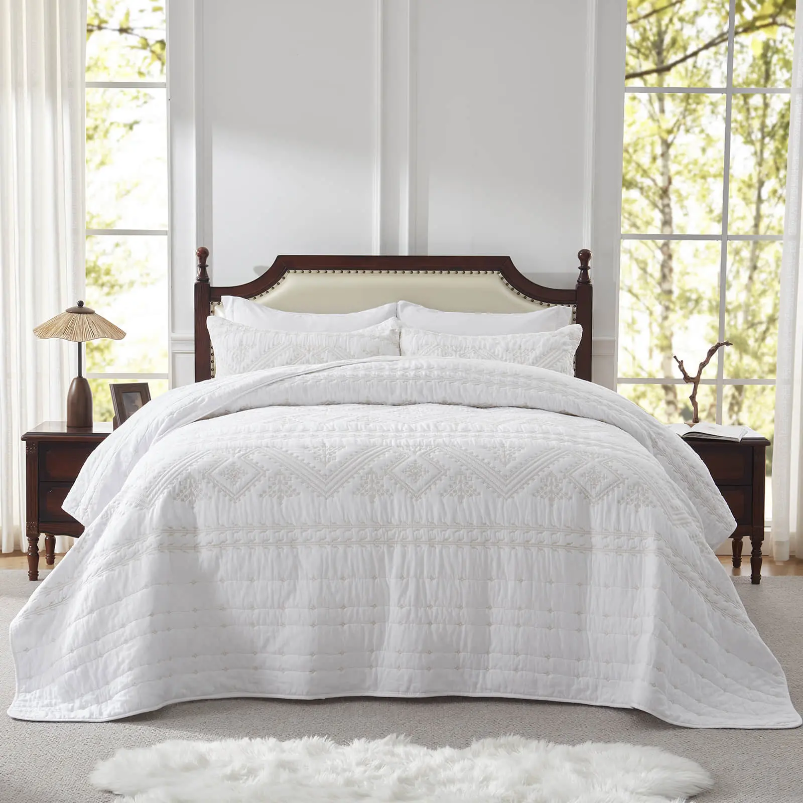 100% Cotton 3-Piece Quilt Set with Gold/Tan Print White Full Queen Size Lightweight Bedspread Coverlet 90''x98'' Soft Luxurious Embroidered Bedding Set For All Seasons (1 Quilt, 2 Pillow Shams)