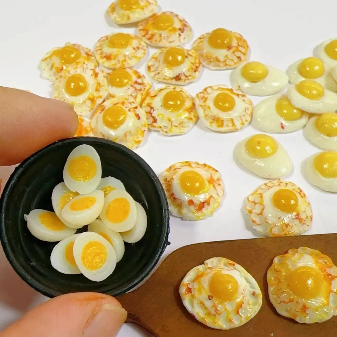 NEW 5 PCS/set 1/12 Handmade with clay eggs food, Play Food Sets, Pretend Play Miniature cooking set for Doll House Mini Kitchen Taking photos of props for playing house accessories suitability for Blyth ob11 BJD Christmas present, birthday pres