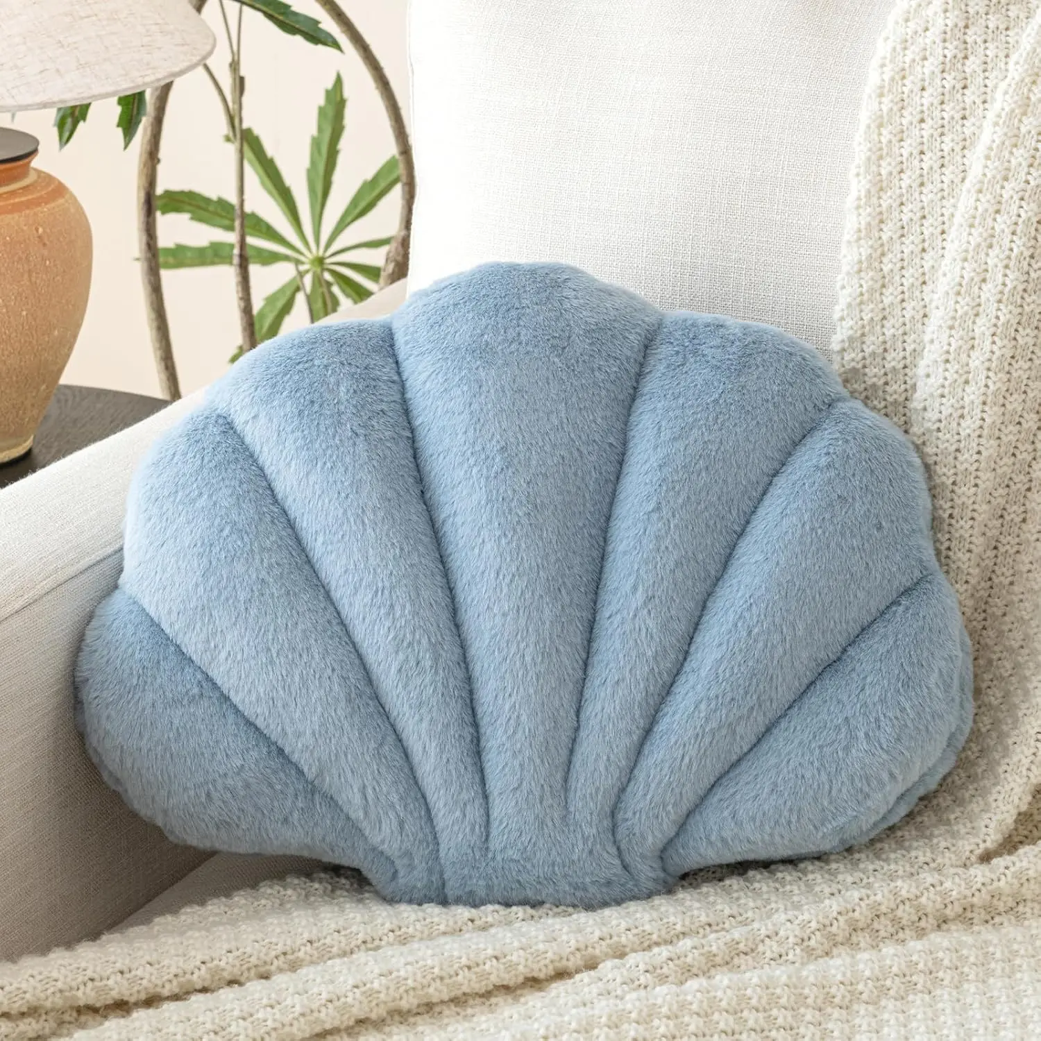 Shell Pillow, Seashell Throw Pillow with Soft  Plush for Couch Bed, Shell Shaped Decorative  Pillow Stylish Beach Cushion Room Decor Aesthetic for Bedroom Livingroom