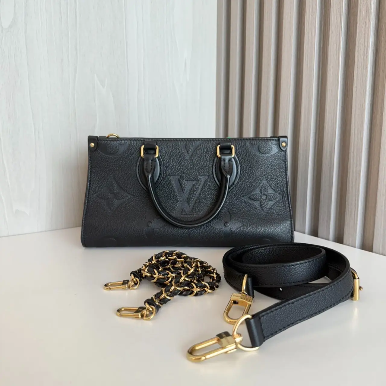 Pre-owned Louis Vuitton leather Tote Bags OnTheGo East West Black Giant Monogram Empreinte 【BF 12Z】YS1859Y