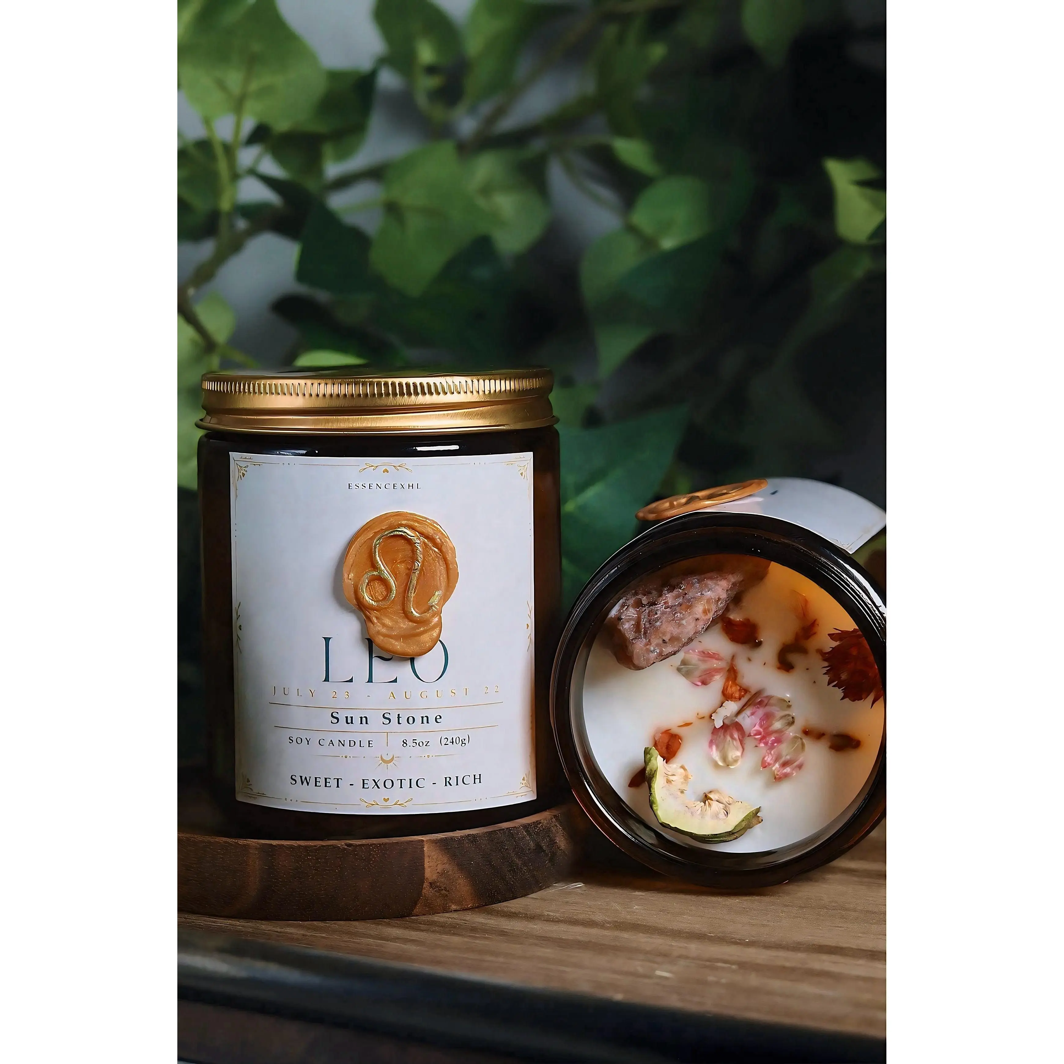 Leo Zodiac Candle – Sunstone Crystal w/ Floral Decor