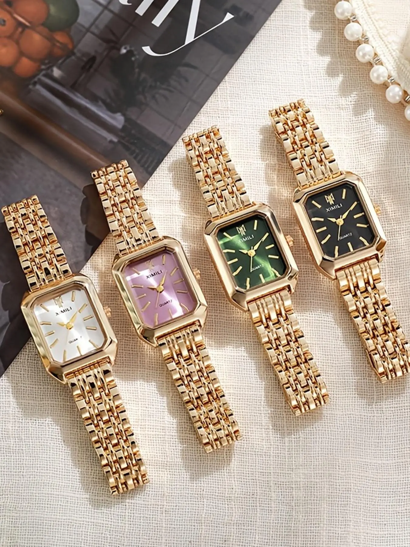 A set of trendy square women's watches, gold watches for women with steel straps, Quartz Wristwatches