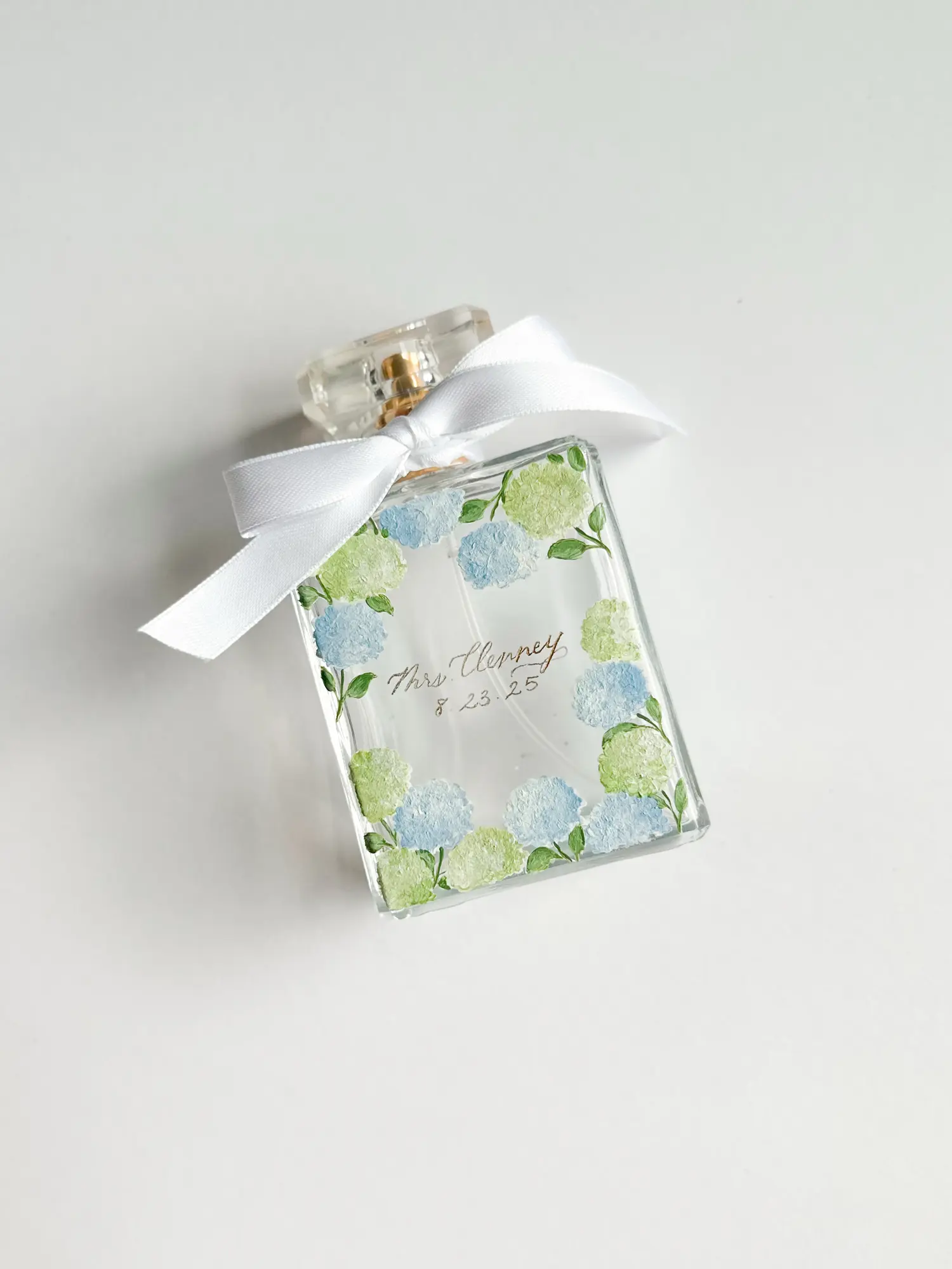 Fully custom painted and engraved perfume bottle Fully custom painted and engraved perfume bottle