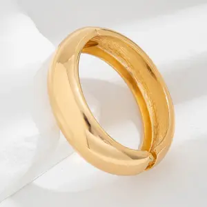 Europe and the United States hot-selling exaggerated section geometric bracelet, niche personalized design sense spring buckle opening bracelet