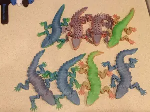 3D Printed Flexi Bearded Dragon - Rainbow Gradient Articulated Lizard Fidget Toy | Multi-Color PLA