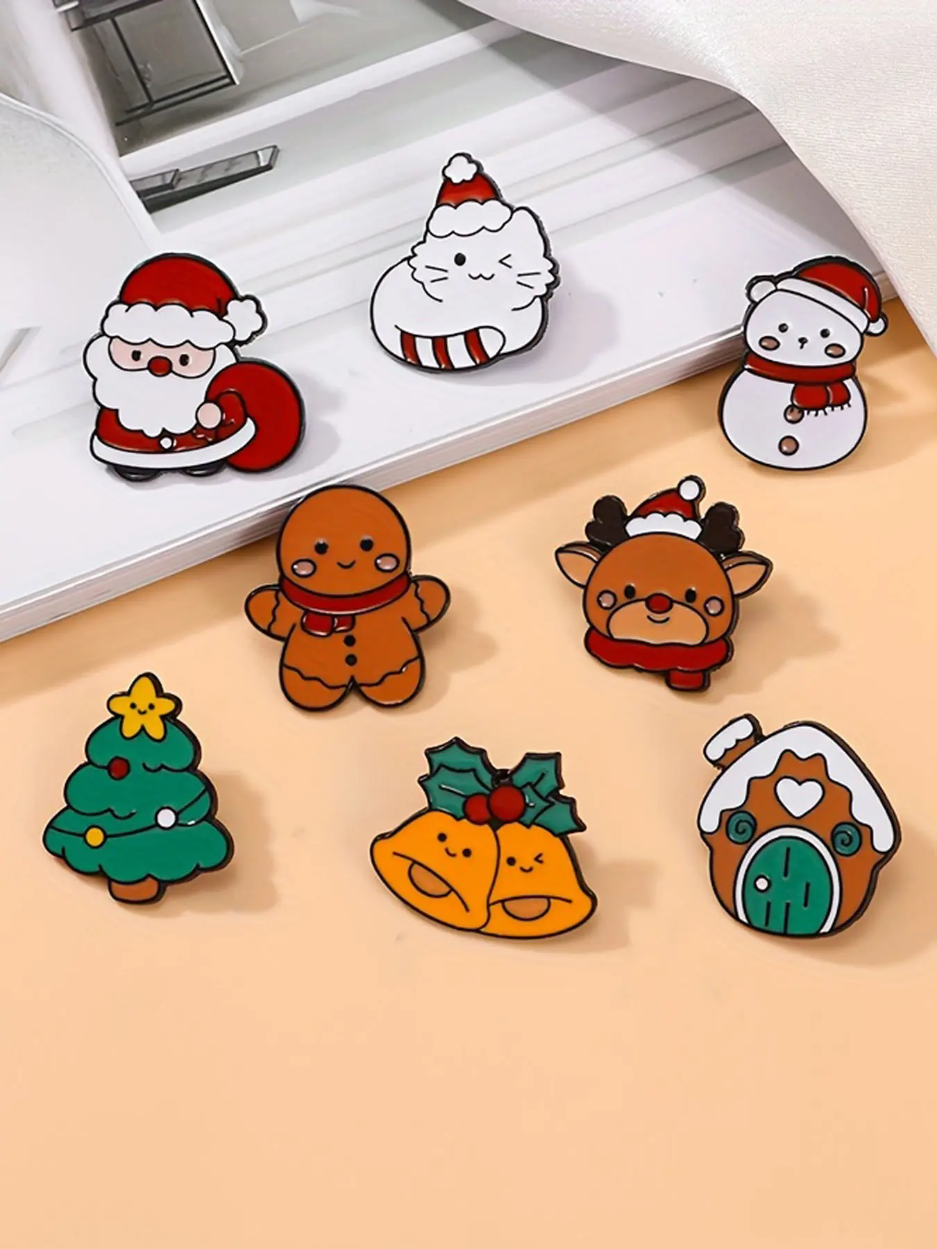Festive Zinc Alloy Christmas Pins - Durable Metal Pins - Perfect for Parties And Gifts - No Enamel