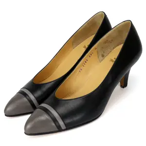Pre-owned BURBERRY Calfskin Small Leather Goods Leather Pumps Black Gray