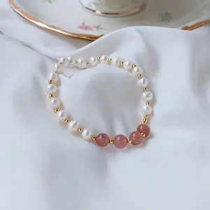 Freshwater Pearl Strawberry Crystal Bracelet Elastic Minimalist Pearl Bracelet for Women Gift White Pearl Festival Bracelet