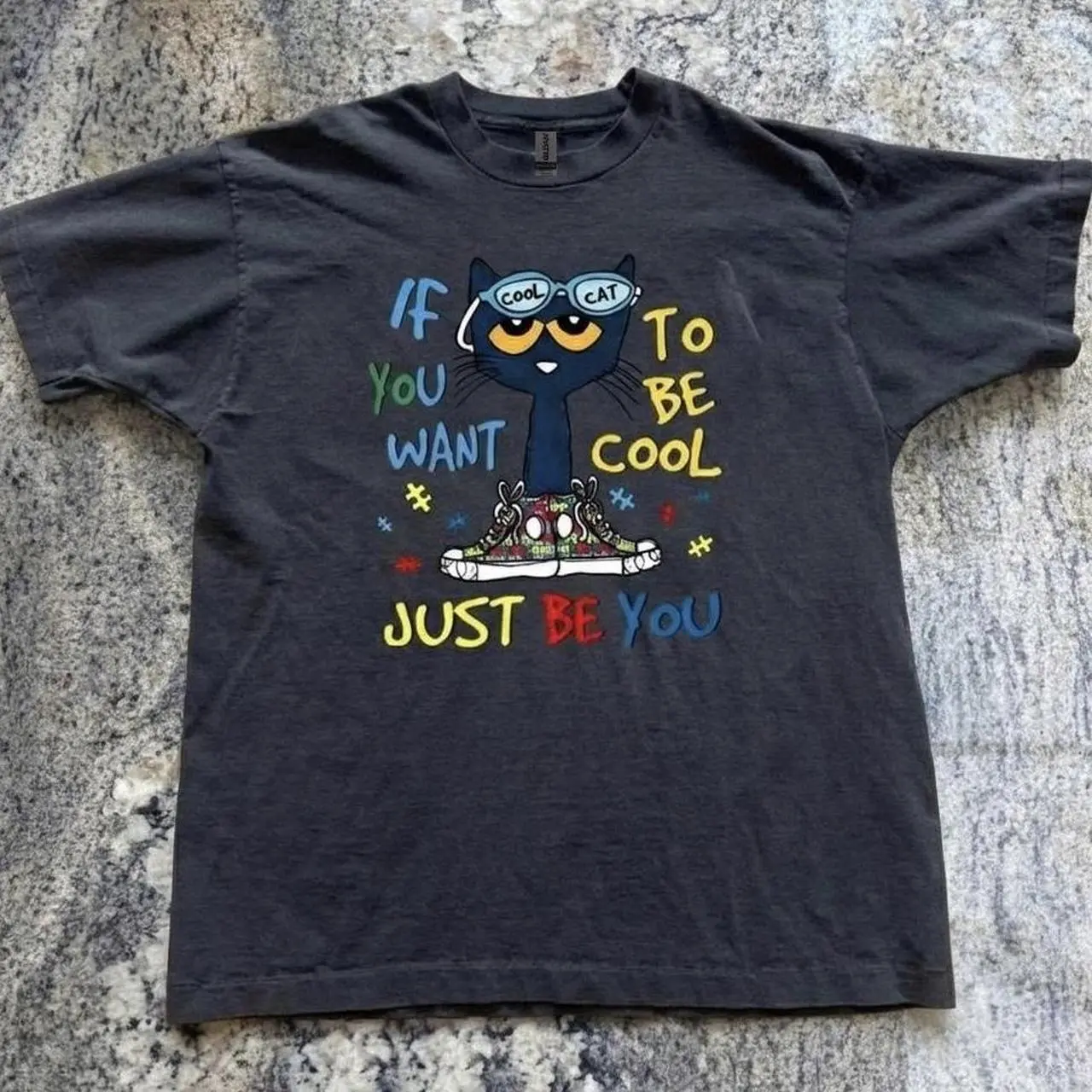 Gildan Men's and Women's T-shirt, Pete the Cat cotton t-shirt, Animal tee, Y2k Unisex Graphic Tees Gothic Grunge Emo Scene Amity Affliction Style Clothes Menswear Womenswear Streetwear