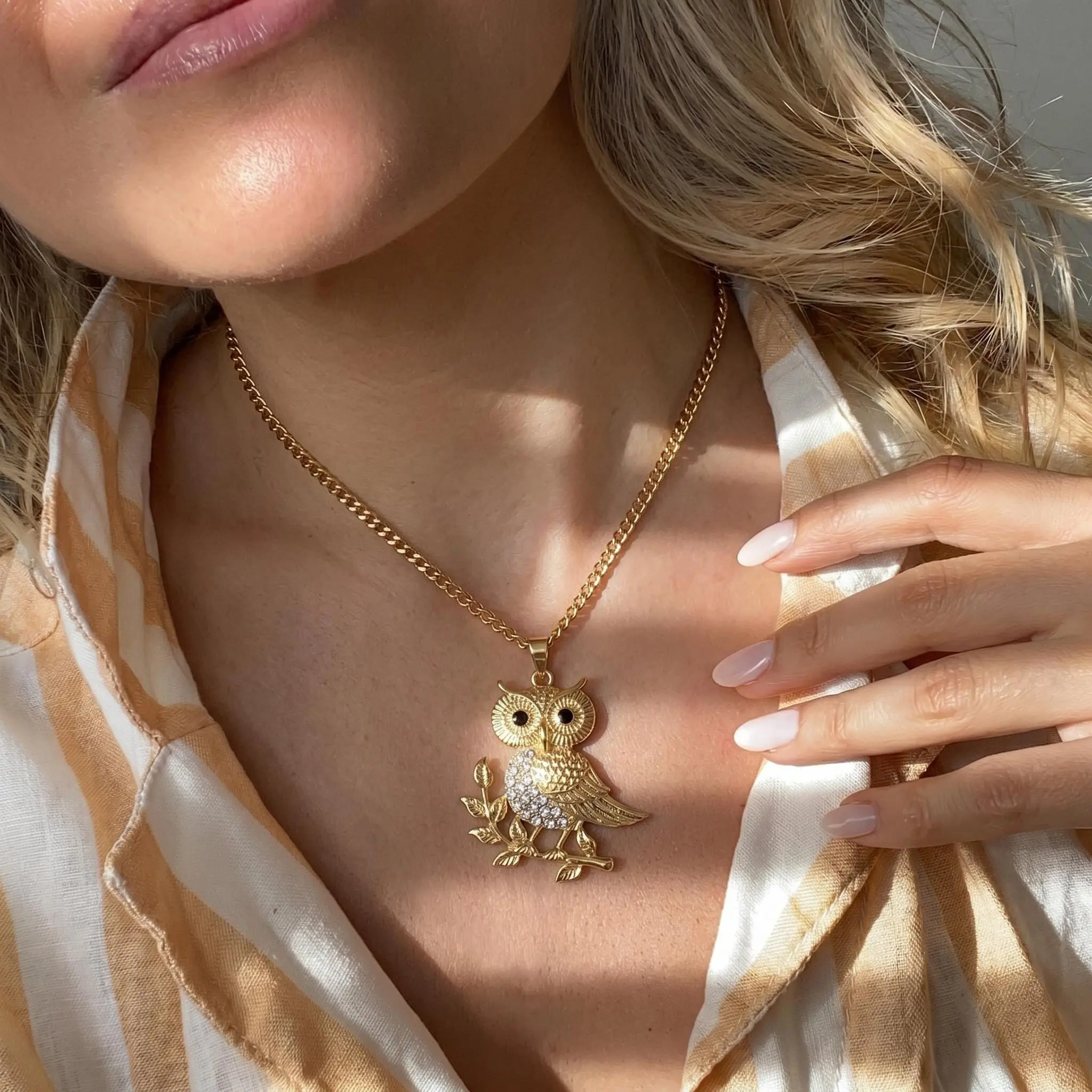 Gold-Tone Owl Pendant Necklace, Cubic Zirconia Crystal Paved Chunky Chain Costume Jewelry
