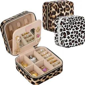 Portable Leopard Print PU Leather Jewelry Box, Anti-Scratch Travel Jewelry Organizer with Ring Holders & Necklace Hooks, Small Zipper Storage Case for Women Earrings Rings Necklaces