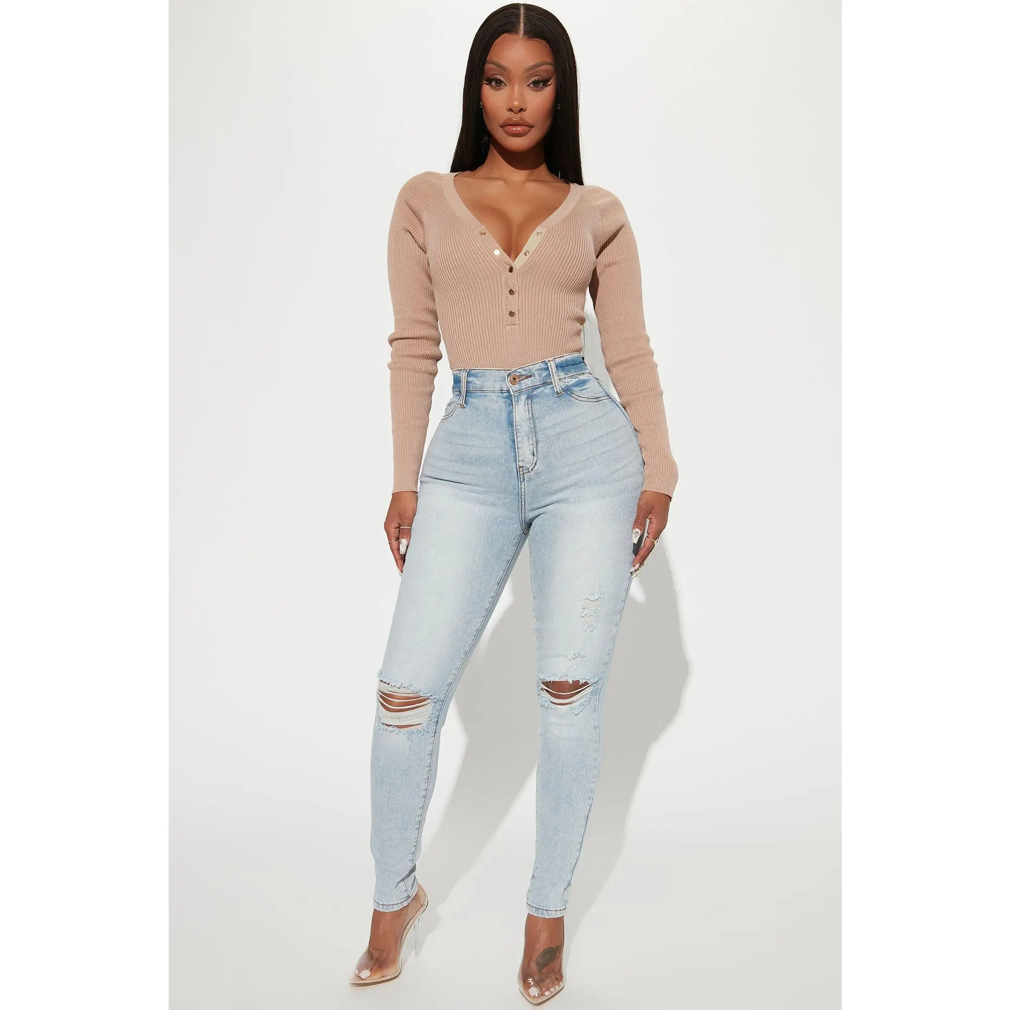 Turn' Heads Booty Lifting Skinny Jeans - Light Wash