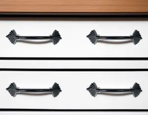 HomeRoots 635773 Antiqued Silver Metal Drawer Pull Knobs - Set of 6