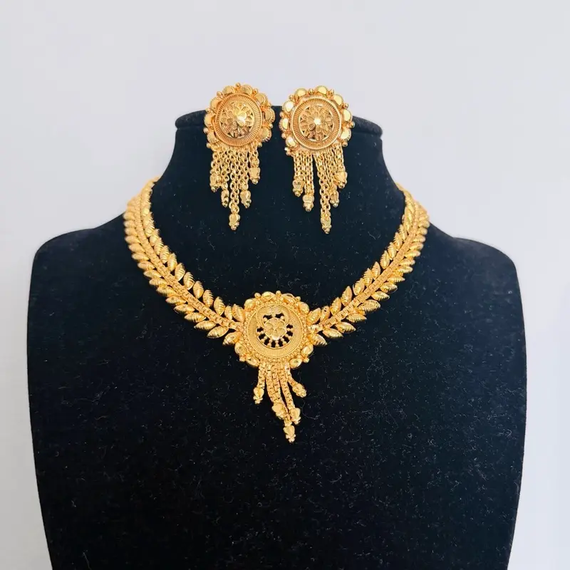 Women's 2-Piece Matching Choker & Earrings Set - Elegant Gold-Tone Leaf Costume Jewelry, Elegant Fashion, Gold-Accented, Matching Set, Multi-Piece, Ornate Ethnic Necklaces for Special Occasions, Elegant Fashion Necklaces