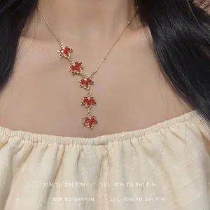 Luxury Maple Leaf Necklace For Women, Featuring A Niche Design With A Knitted Sweater Chain Look, Long And Versatile With A Sophisticated And Refined Clavicle Chain Style, Perfect For Valentine'S Day Casual Outfits.