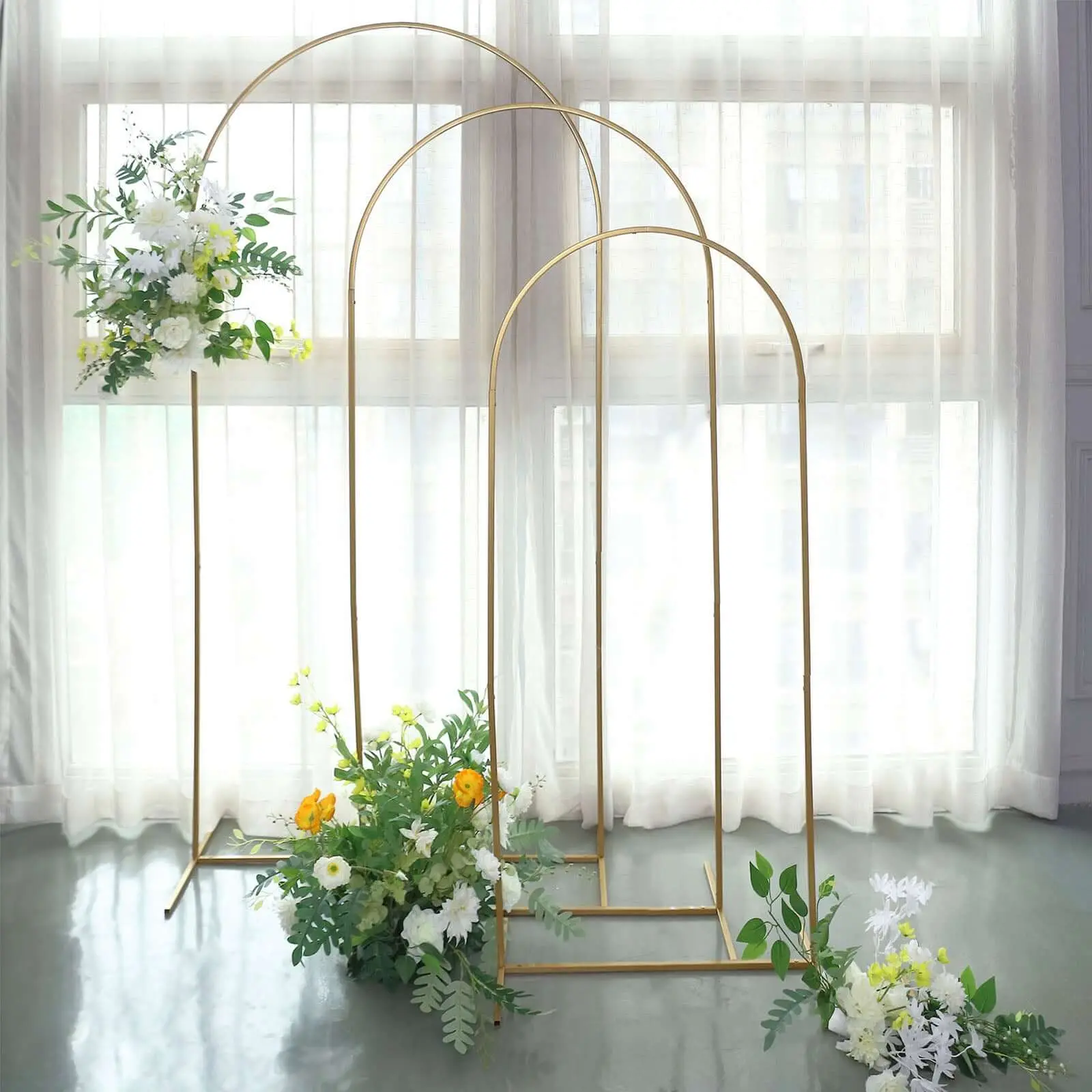 5ft Gold Metal Wedding Background Arch, Chiara Round-Top Backdrop Stand, Golden Arch Backdrop for Floral Displays