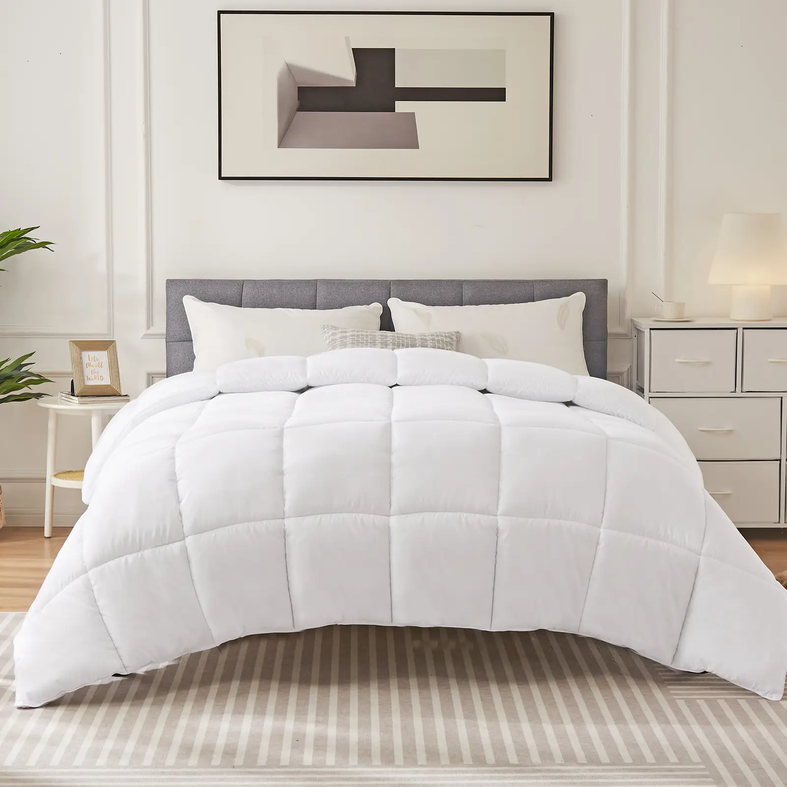 Super Soft Fluffy Fiber Fill, Lightweight and Warm, All Seasons White, Breathable Fabrics, Queen/King Size Bedding