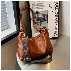 Retro Style Slouchy Shoulder Bag  with Adjustable Strap Crossbody Bags Fashionable and Versatile Tote Bag