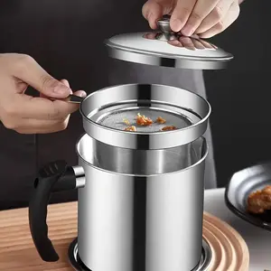 Stainless Steel Oil Storage Container with Sieve 1pc 1.8L Capacity Rust Resistant Kitchen Strainer for Home & Professional Use