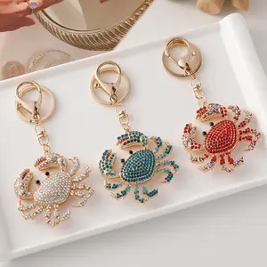 Crab keychain suitable for bag accessories - ocean-themed crab pendant with crab claws, metal crab charm suitable for keys, backpacks, gift for crab lovers