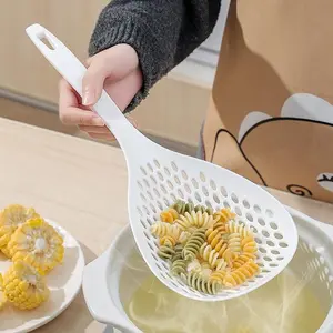 Long Handle Colander, Kitchen Strainer Utensils, Household Kitchen Utensils for Cooking, Frying, Baking, Cooking Utensils, Kitchen Gadgets for Home, Restaurant and Food Truck Use, Kitchenware