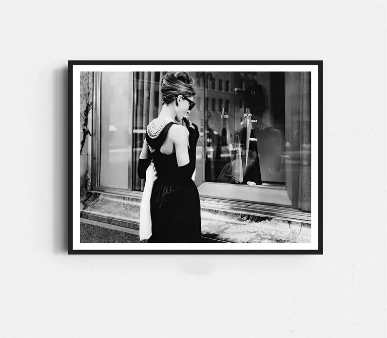 Breakfast at Tiffany's Poster, Audrey Hepburn Print, Audrey Hepburn Fan Gift, Black and White, Retro Poster Decor Decoration
