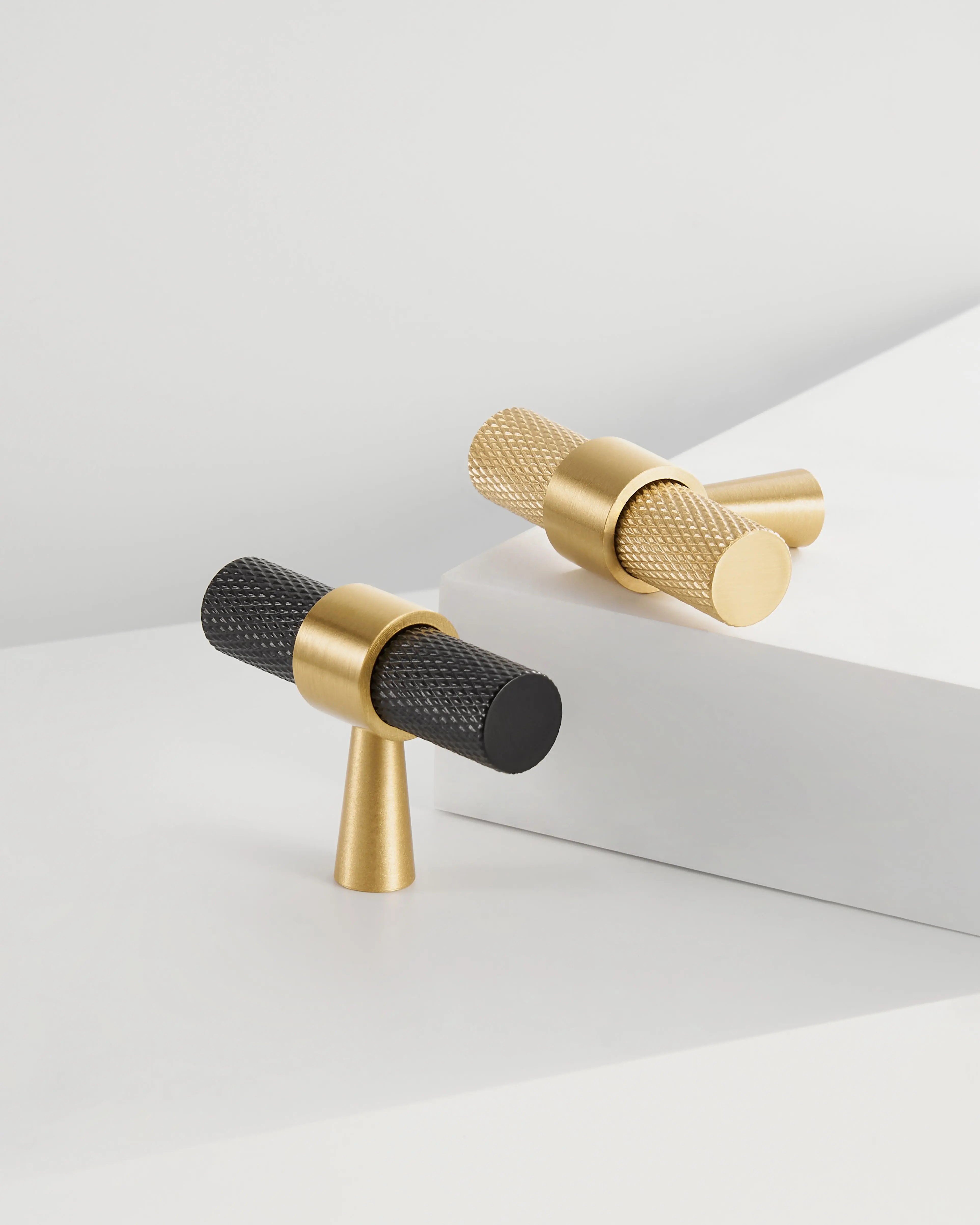 HUDSON KNURLED KNOB COLLECTION
