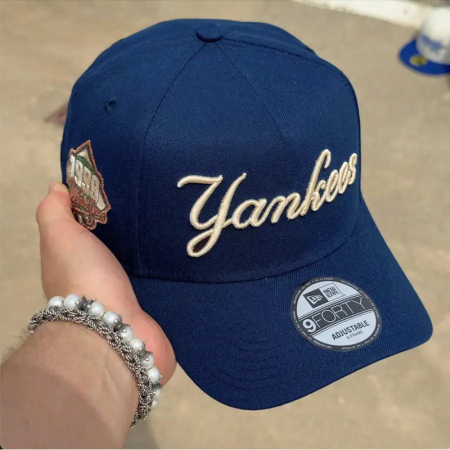 New York Yankees New Era 9FORTY Cap – Classic Navy Baseball Hat, Adjustable Fit, Premium Embroidery, Everyday Streetwear Style