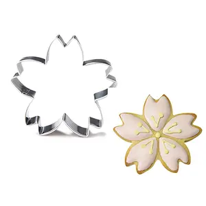 Flower-shaped, Cherry Blossom Design Stainless Steel Cookie Cutter, Easy to Release, Perfect for Home Baking and Dessert Shops to Easily Bread and . Suitable for Both Clay and Baking, Ideal for Wedding/Valentine's Day/birthday Party Baking