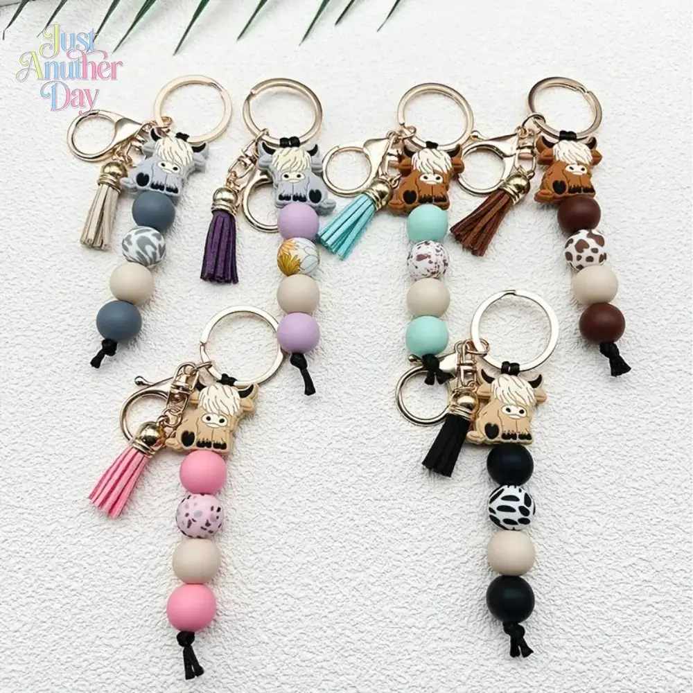 Cute Highland Cow Silicone Beaded Keychain with Tassel & Lobster Clasp, Cartoon Punk Animal-Theme Accessory, Decorative Backpack-Car Anti-Lost Chain, Ideal Gift for Friends & New Year Festivities (Sports & Outdoor Camping Hiking Picnicware)