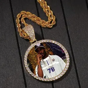 [ICE HUE] 18K Gold Vacuum Plated Copper Round Photo Pendant Necklace with 5A+ Sri Lanka Zircon, Adjustable Chain, Rotating Band, DIY Custom Memory Design, Gold Jewelry, Love Gift for Men's Jewelry, Daily Wear, Casual Fashion,summervibes