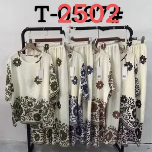 Women set fashion