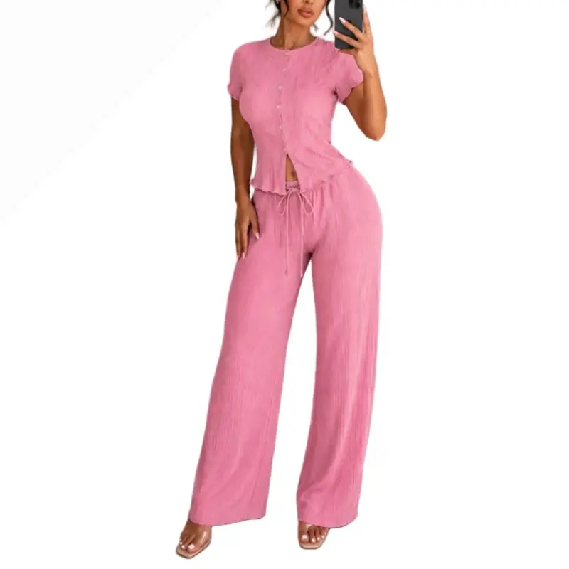 Elisabeth Set -The Elisabeth Set combines style and comfort, making it a versatile addition to your wardrobe. Ideal for casual outings or relaxed evenings, this set is a must-have for your collection.