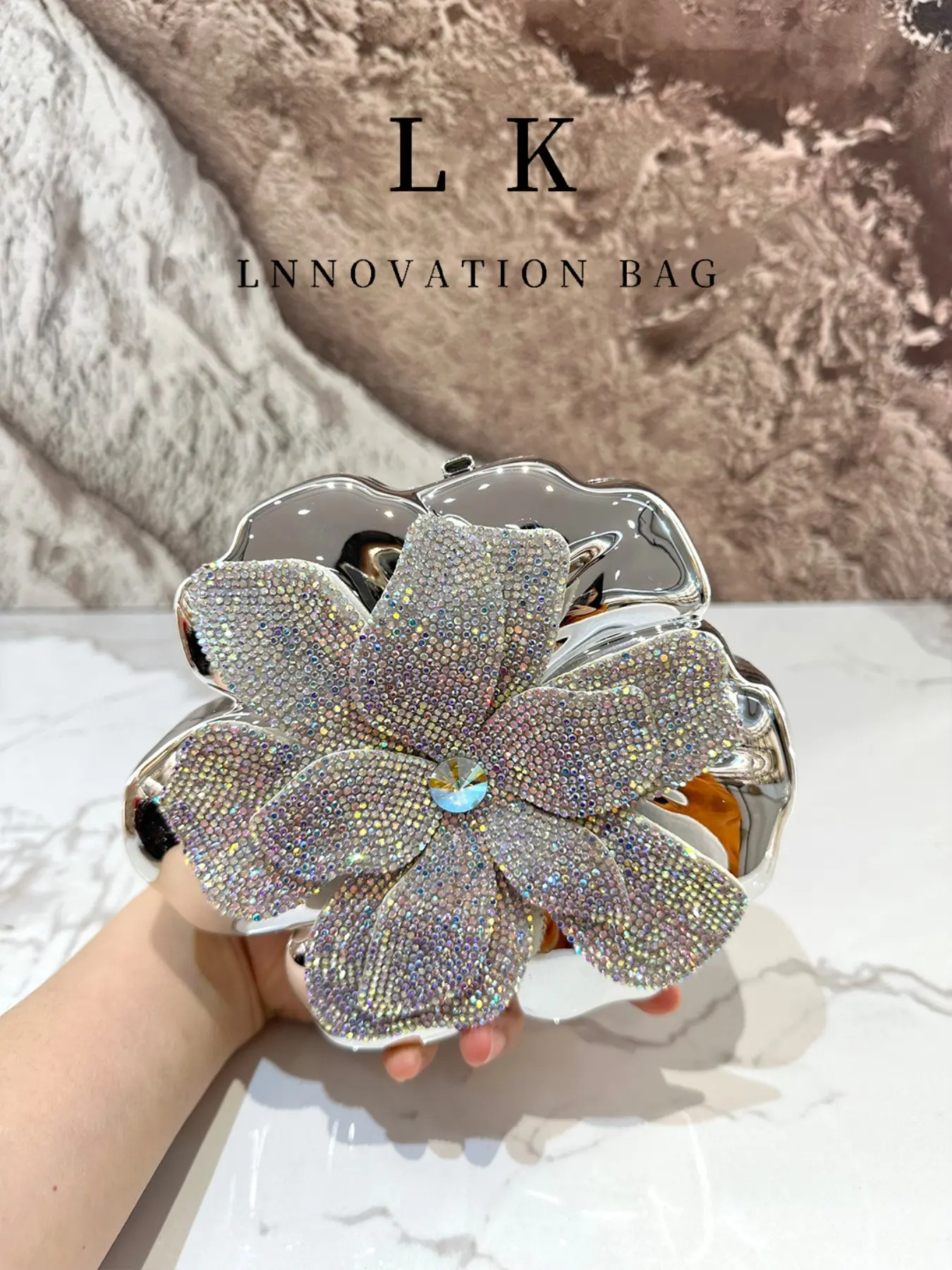 Luxurious Silver Color Flower Handbag, Sparkling Rhinestone Evening Bag, Elegant Acrylic Design, Perfect for Parties, Weddings, Bridal Gift