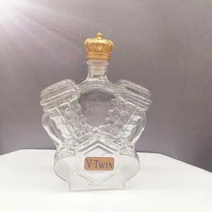 Novelty V-Twin Engine Whiskey Decanter Glass Crown, Creative Motorcycle Themed Liquor Storage Bottle, Premium Barware Gift for Harley Riders & Whiskey Enthusiasts, Man Cave Home Bar Display, Bar Accessories
